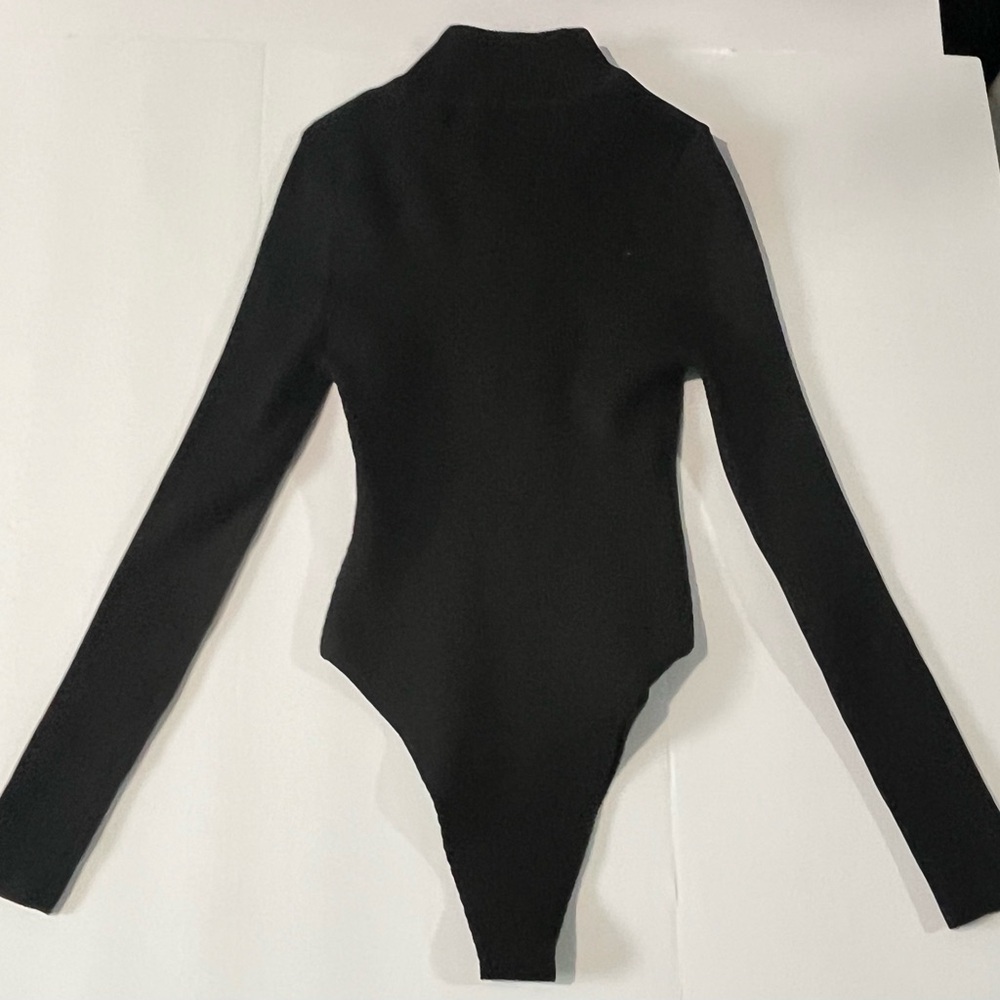 Black Lace-Up Long Sleeve Bodysuit - Picture 3 of 3